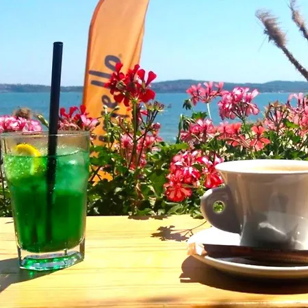 Happy-u House - Modern And With Stunning View Vakantiehuis *