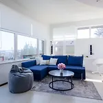 Happy-U House - Modern Sea View Retreat For Every Seasons
