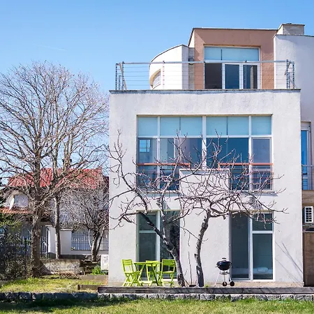 بيت للعطل Happy-u House - Modern And With Stunning View تشيرنوموريتس