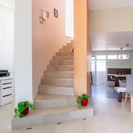 بيت للعطل Happy-u House - Modern And With Stunning View *