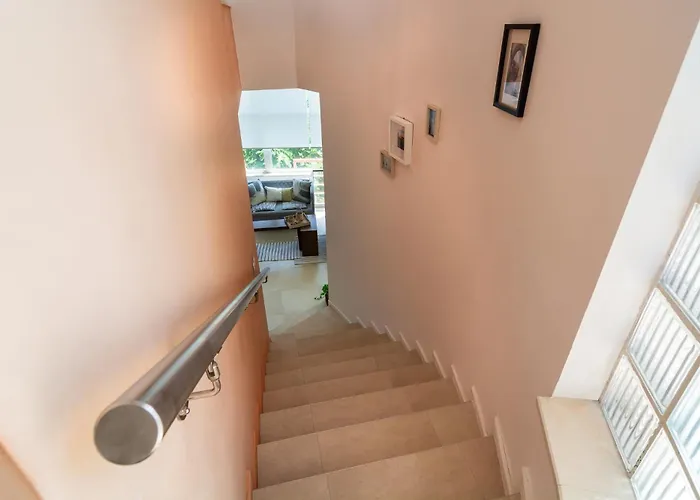 Ваканционна къща Happy-u House - Modern And With Stunning View