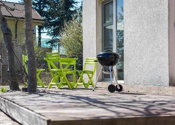 Happy-u House - Modern And With Stunning View Ваканционна къща *